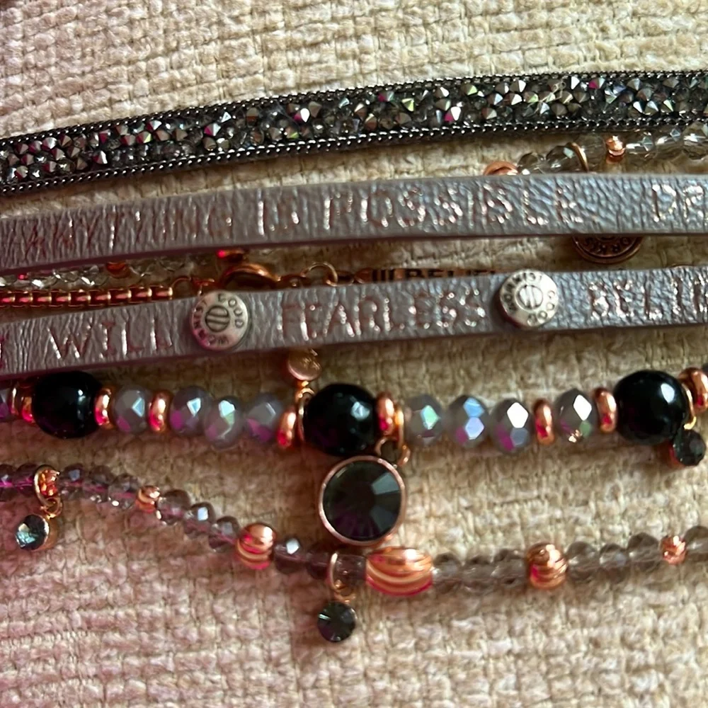 Inspirational Stylish Magnetic Bracelet with Black and Silver Accents-NEW